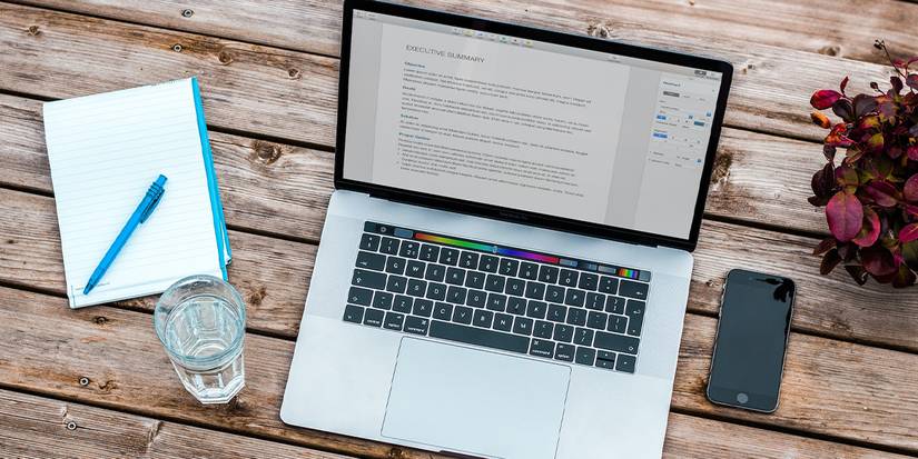 7 Reasons Apple Pages Is Better Than Microsoft Word