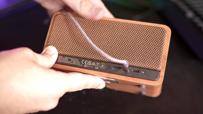 Mp230 Edifier MP230: Vintage Bluetooth Stereo Speaker With Impressive Sound