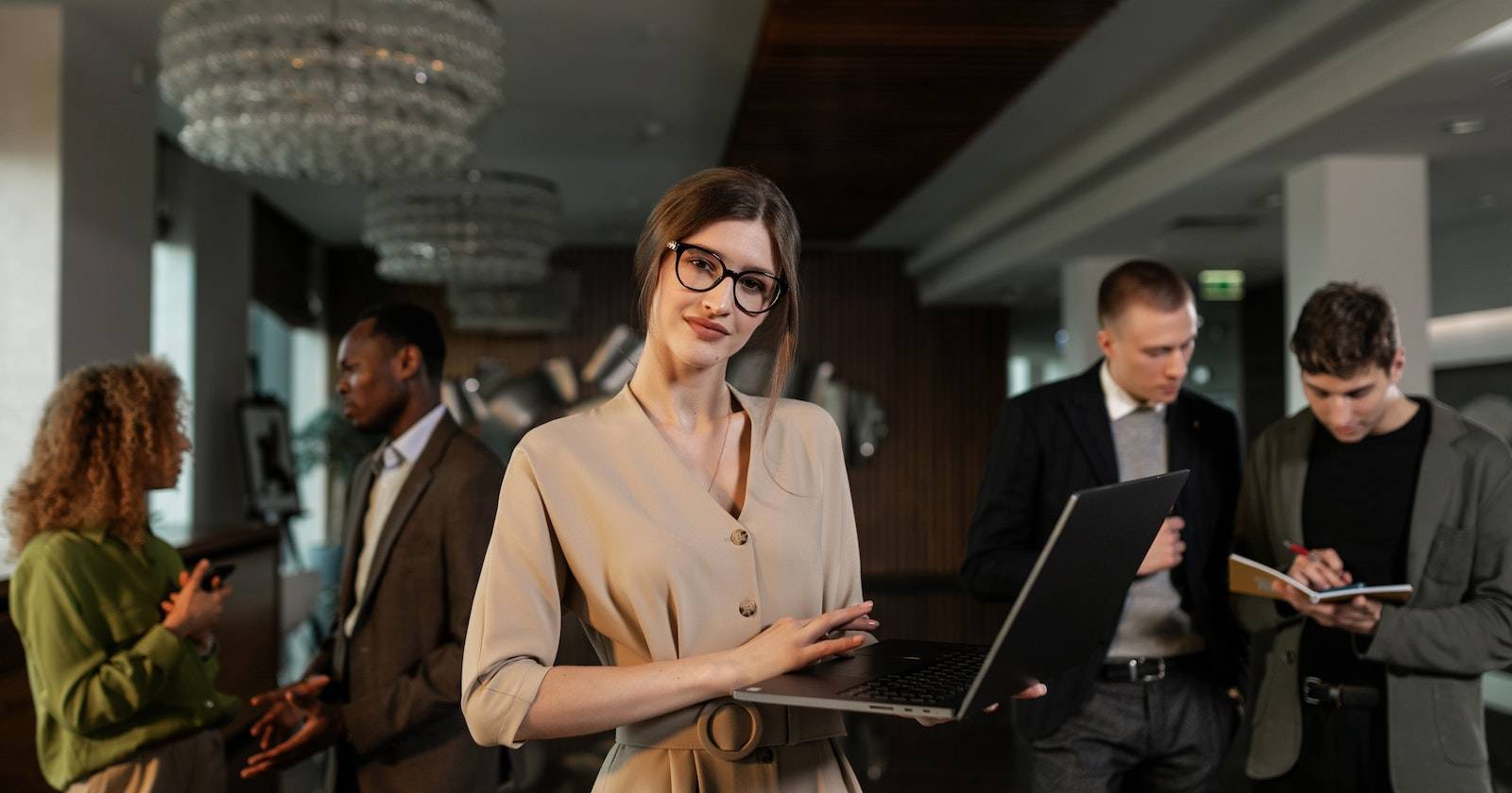 The 8 Best Careers for Extroverts