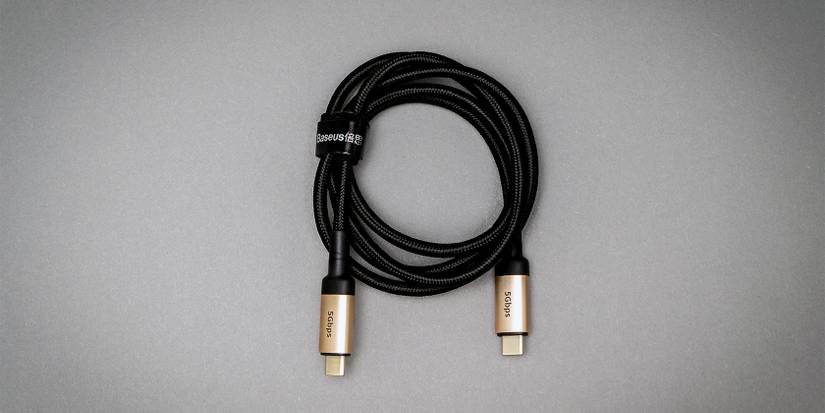 USB-C cable with DP capability
