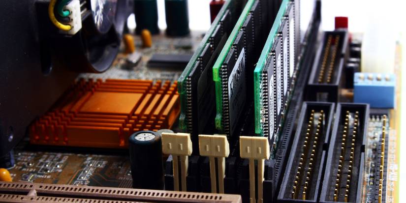 Two Ram Chip What Is Dual Channel Memory and How Does It Work?