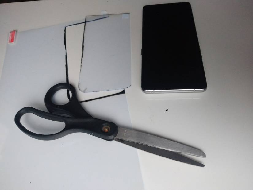 How to Apply a Screen Protector: 3 Methods