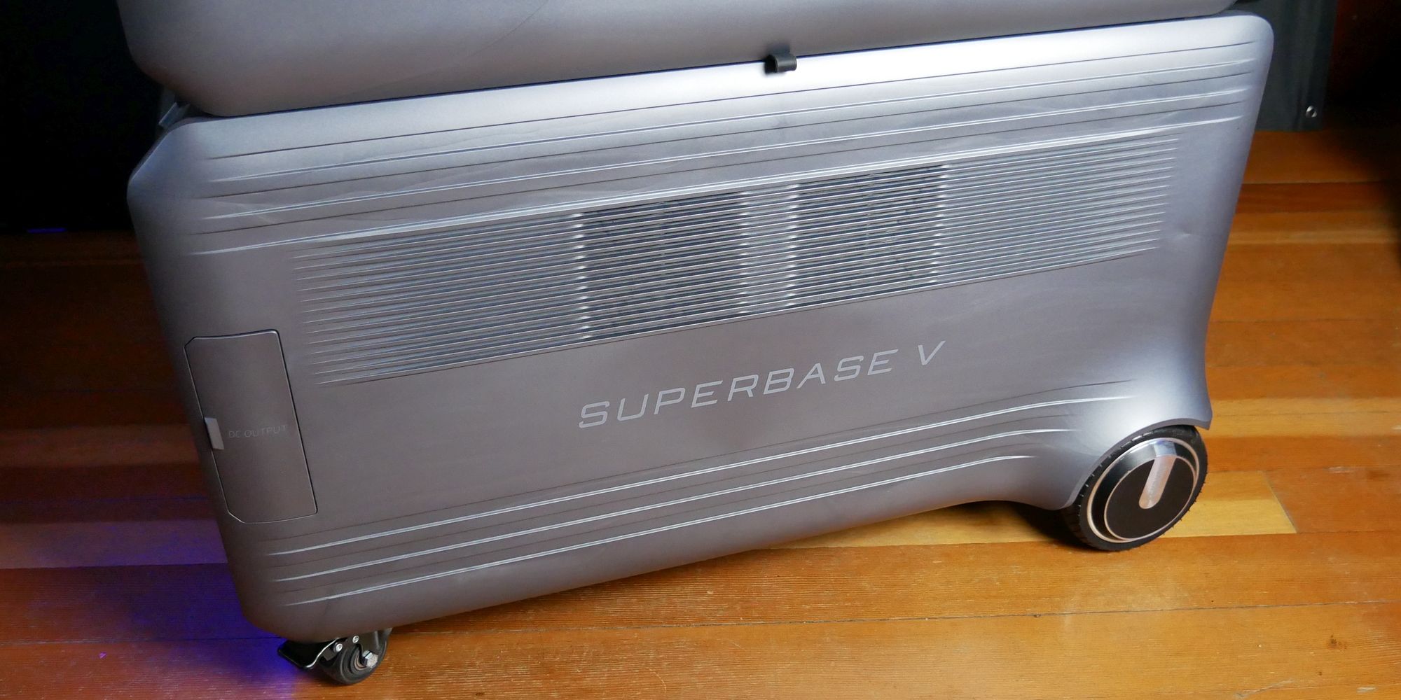 Zendure SuperBase V6400 Side View