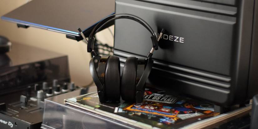 Planar Magnetic vs. Dynamic Headphones: What's the Difference, and What ...