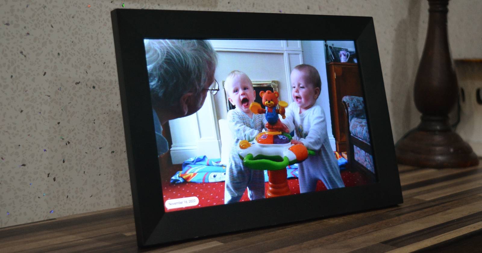 Thought Wi-Fi Photo Frames Were Dead? Frameo Doesn't Think So