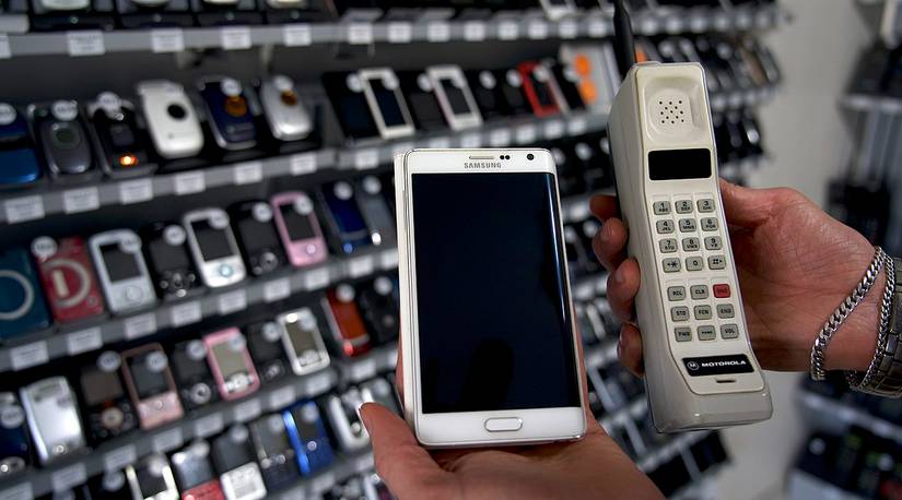 Cell Phone Before A Brief History of the World's First Cell Phones