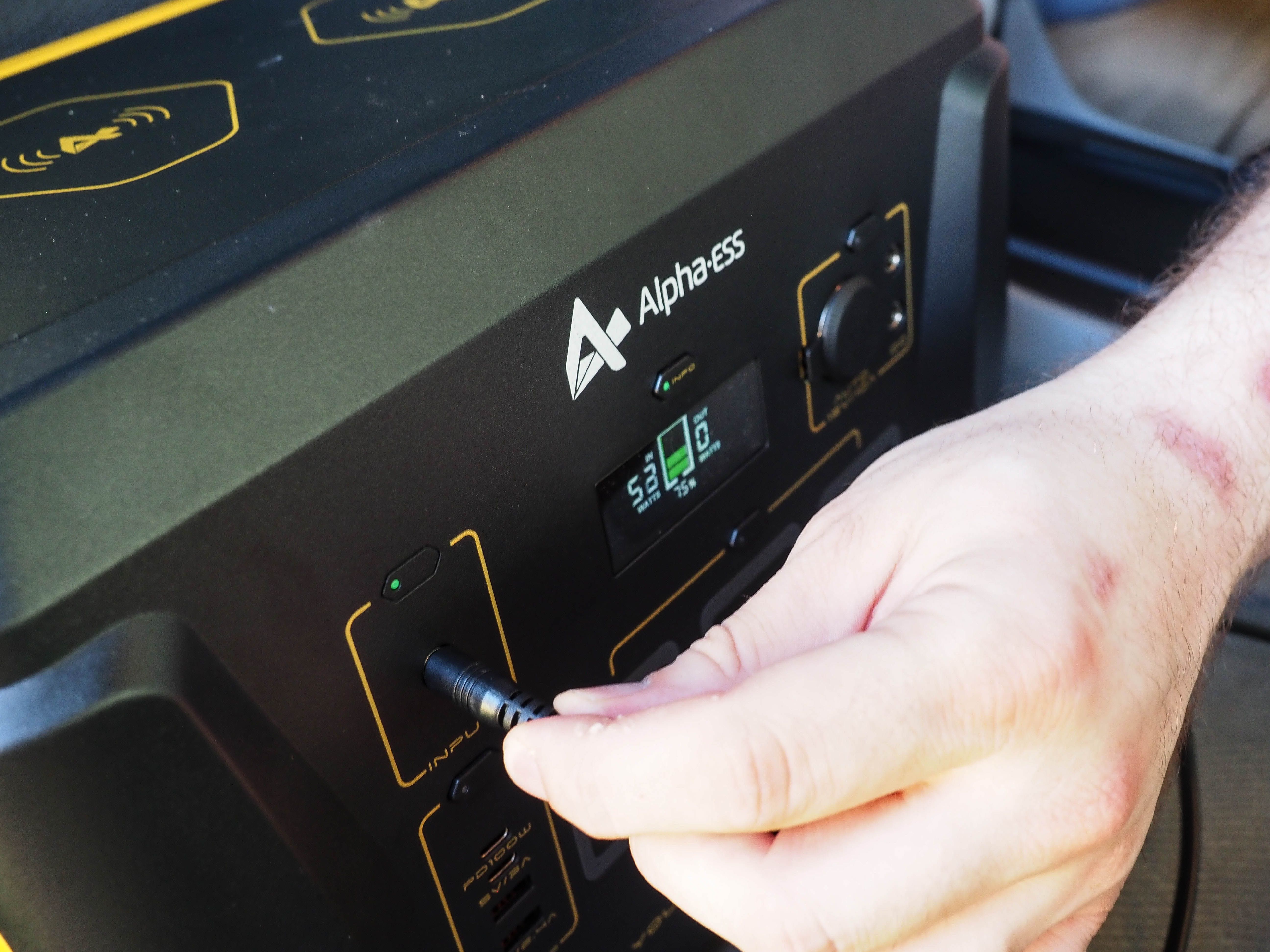 شارژ خودرو AlphaESS BlackBee 1000