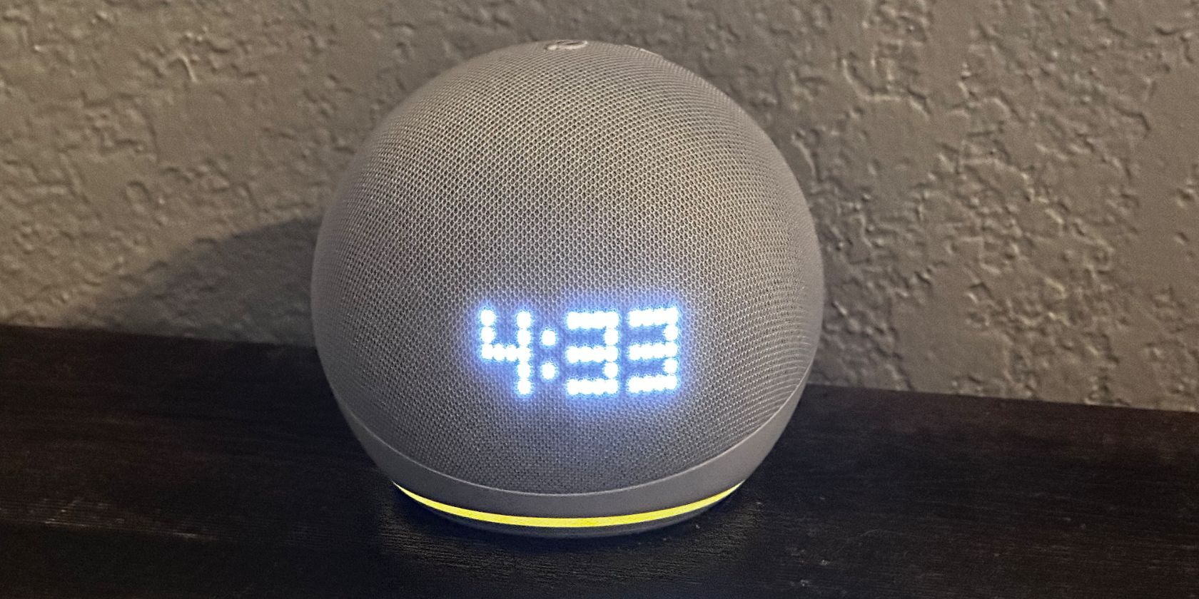 Echo Dot 5th Gen - Clock & Alexa