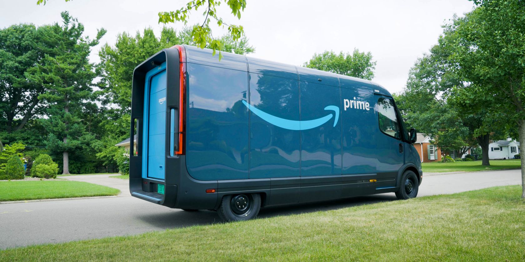 5 Awesome Features of the Rivian Amazon Delivery Van