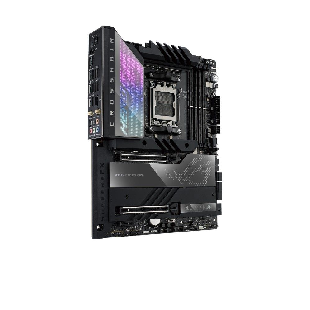 ASUS ROG Crosshair X670E Hero-1