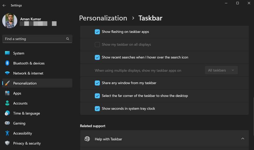 Check the Show seconds in the system tray clock in the Setting menu