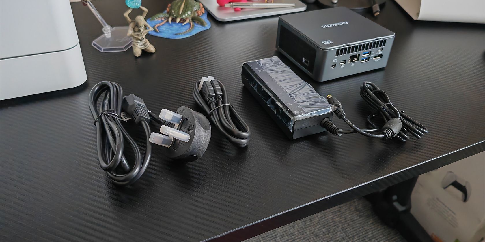 geekom mini it11 pc box contents