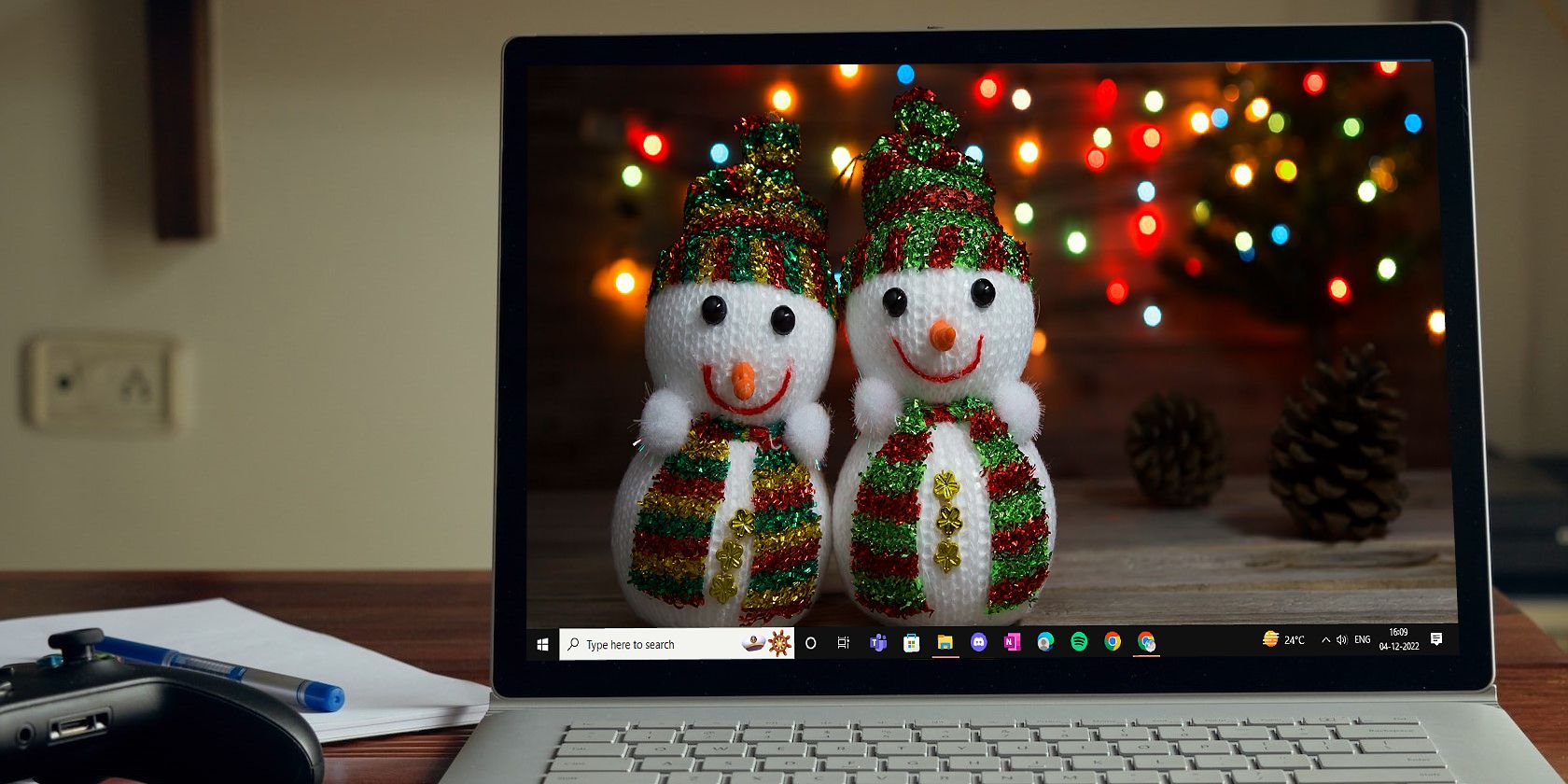 Bring the Spirit of Christmas Alive With These Wonderful Windows