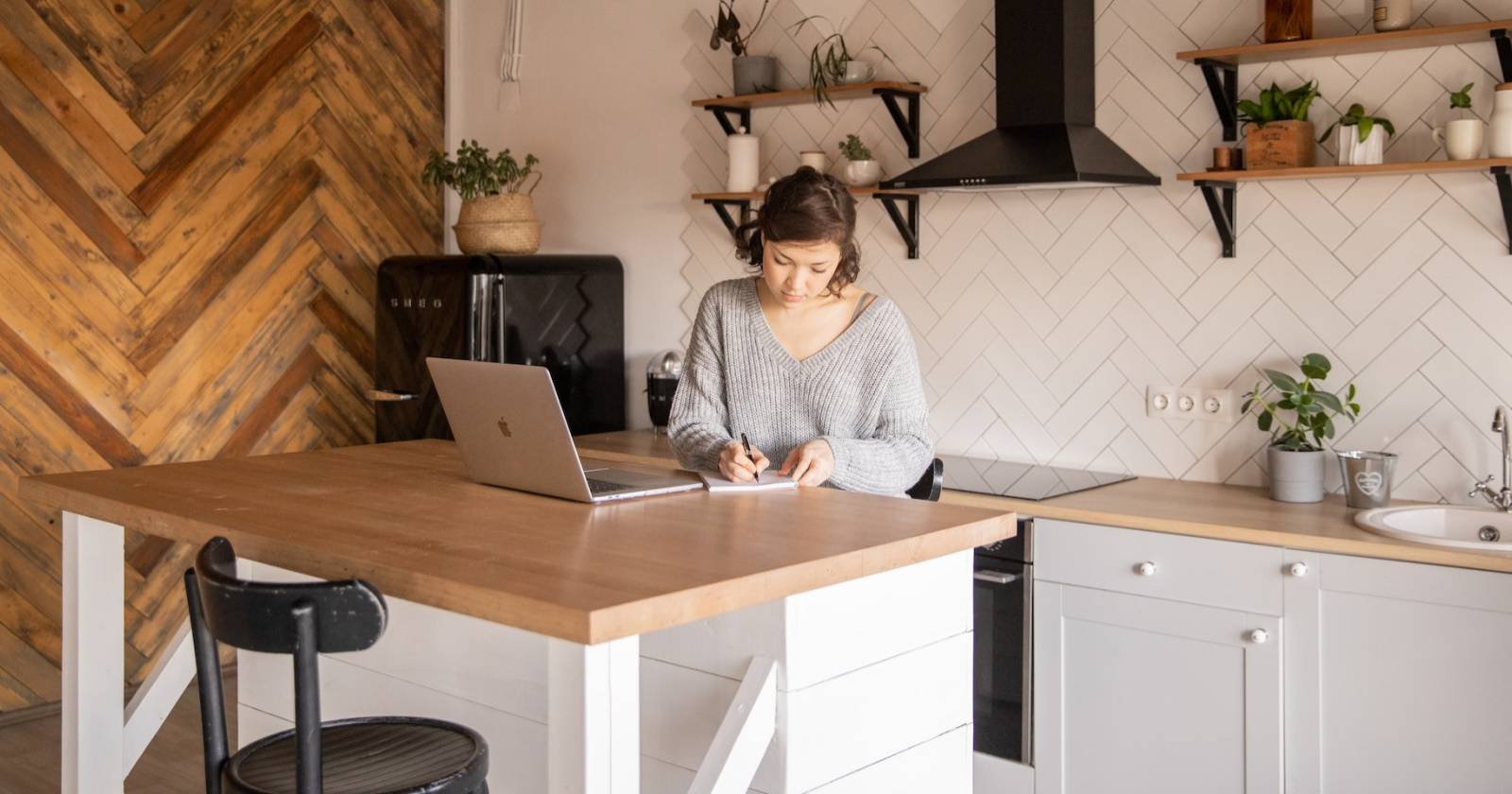 7 Essential Tips to Improve Your Remote Team's Performance