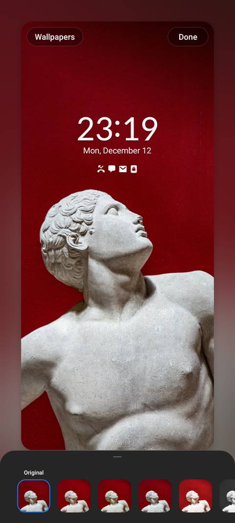 How to Customize the Lock Screen on a Samsung Phone