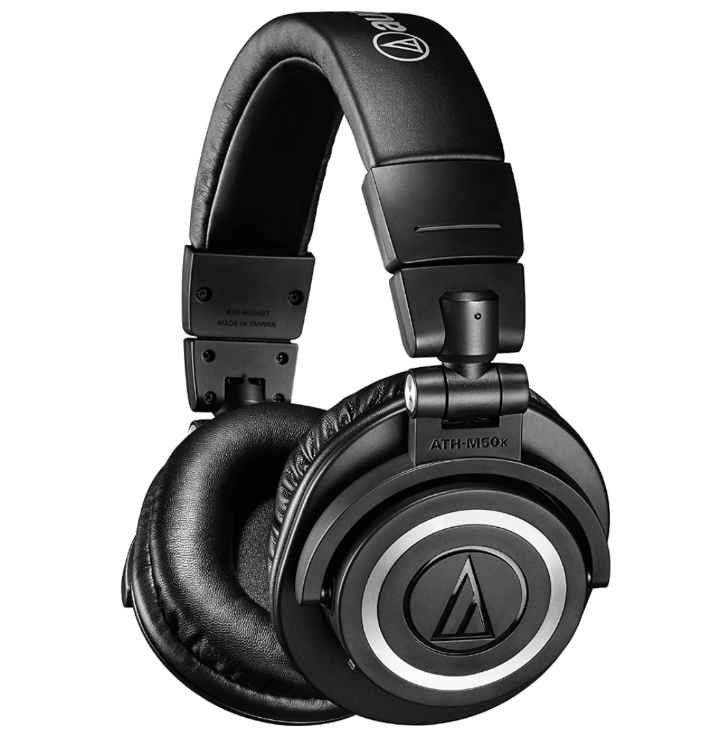 یک جفت هدفون Audio-Technica ATHM50XBT