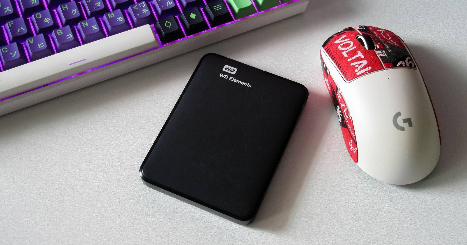 hard drive in between mouse and keyboard