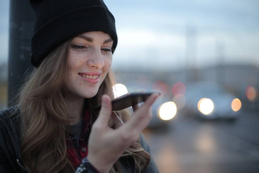 A Complete Guide to One-Handed Photography