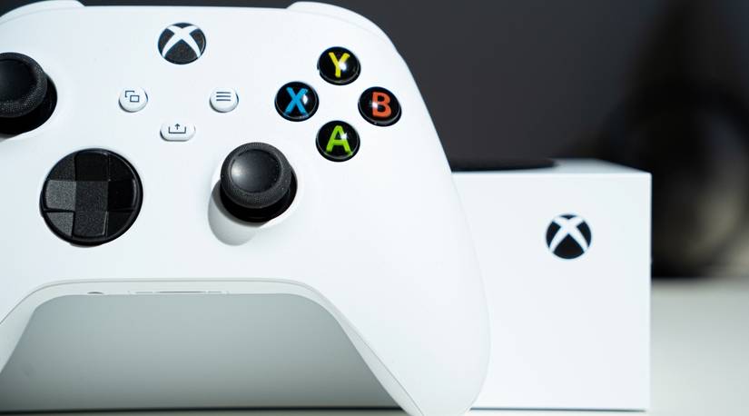 6 Unique Advantages the Xbox Series X|S Has Over the PS5