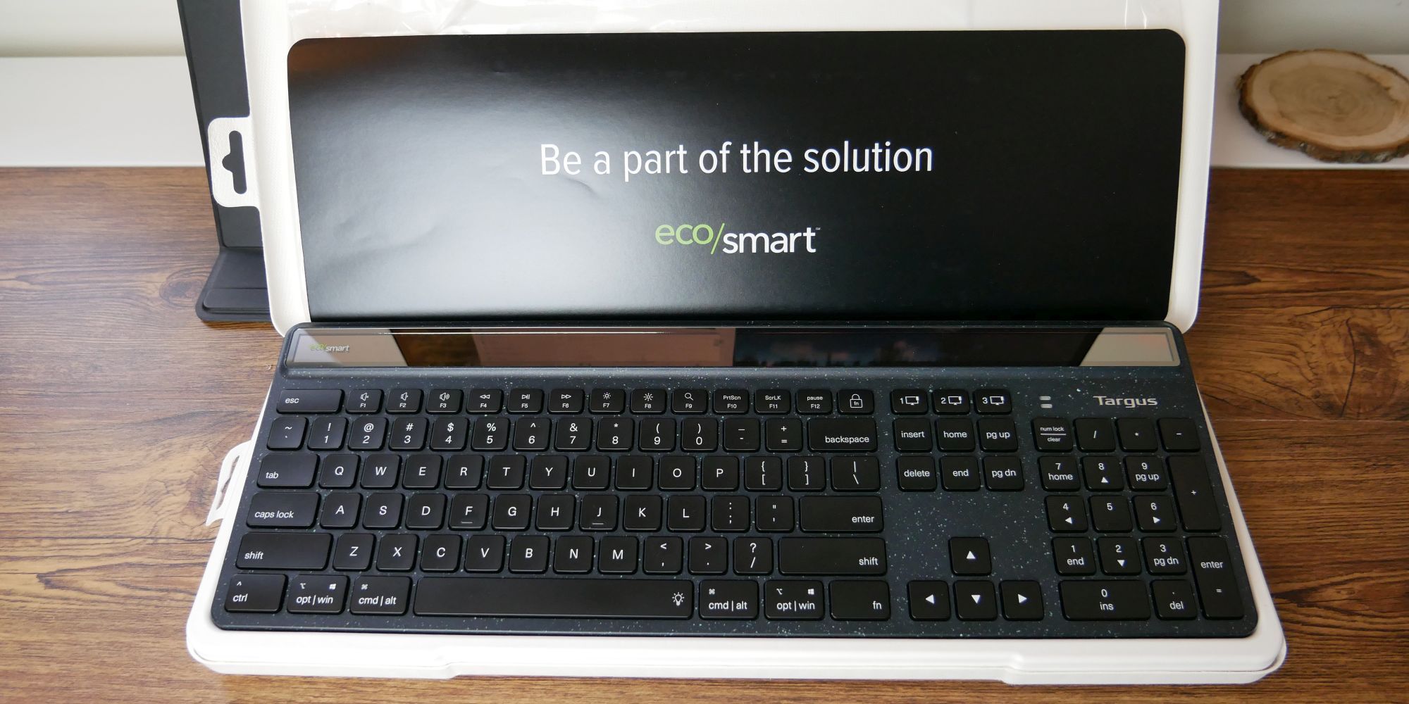 Targus EcoSmart Keyboard Packaging Open