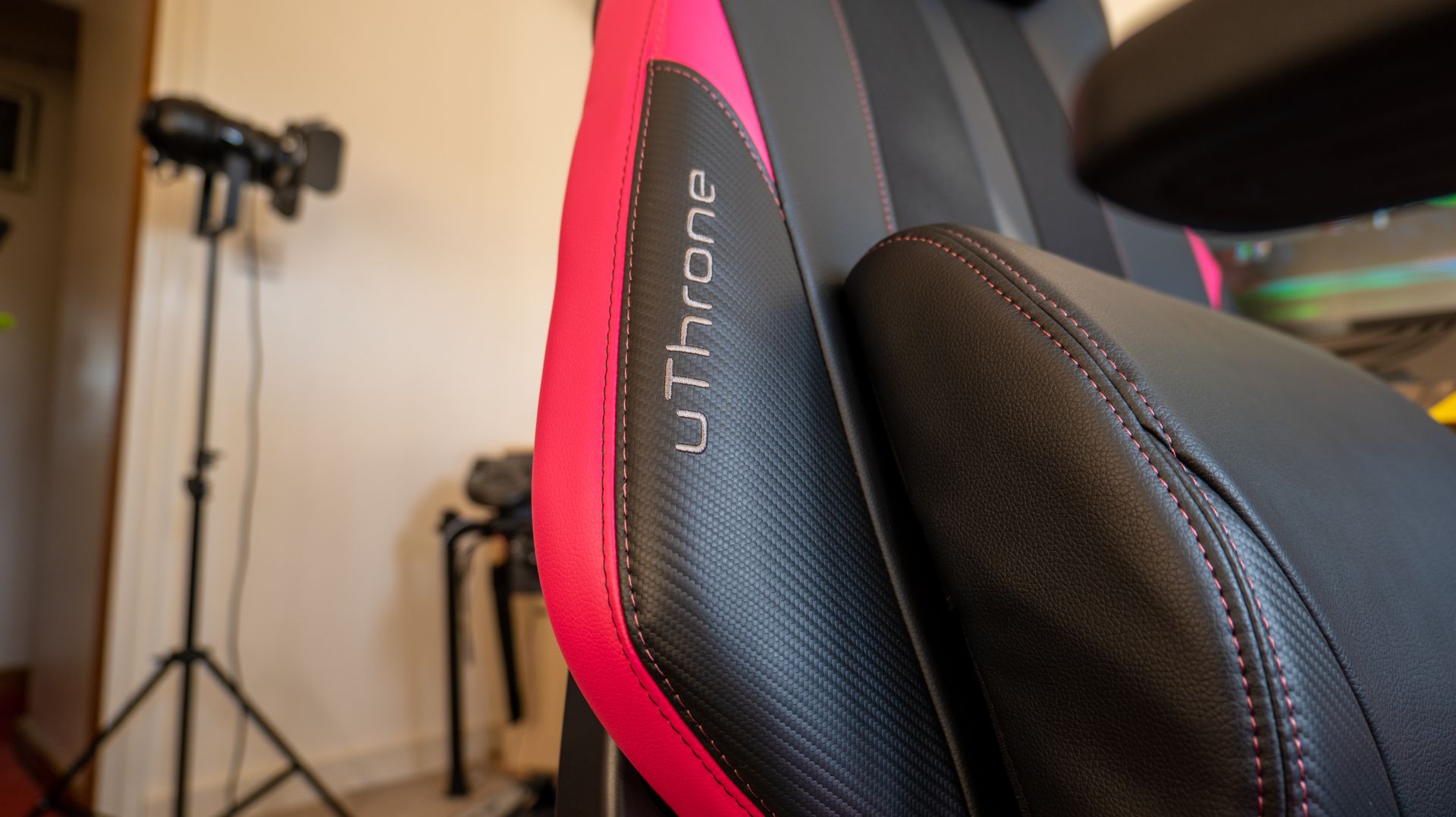 uthrone massage gaming chair- uthrone side branding