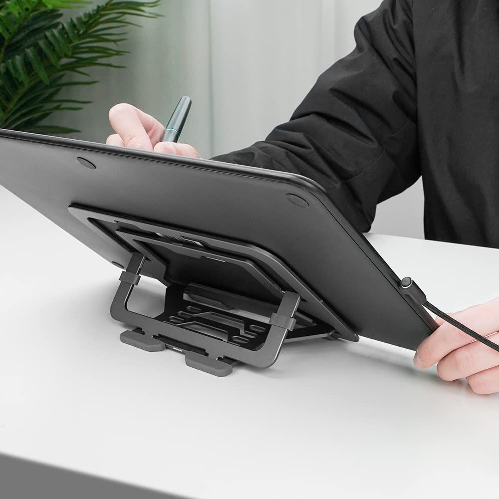 parblo pr114 tablet stand used in conjunction with a drawing tablet