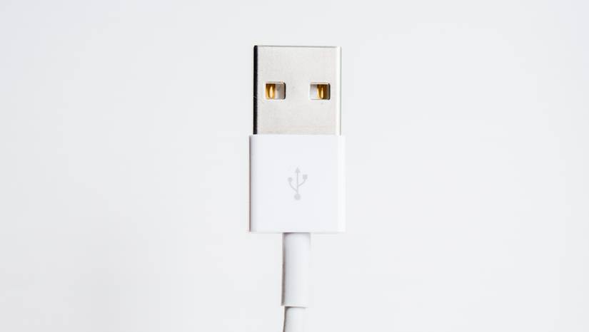 white apple usb cable