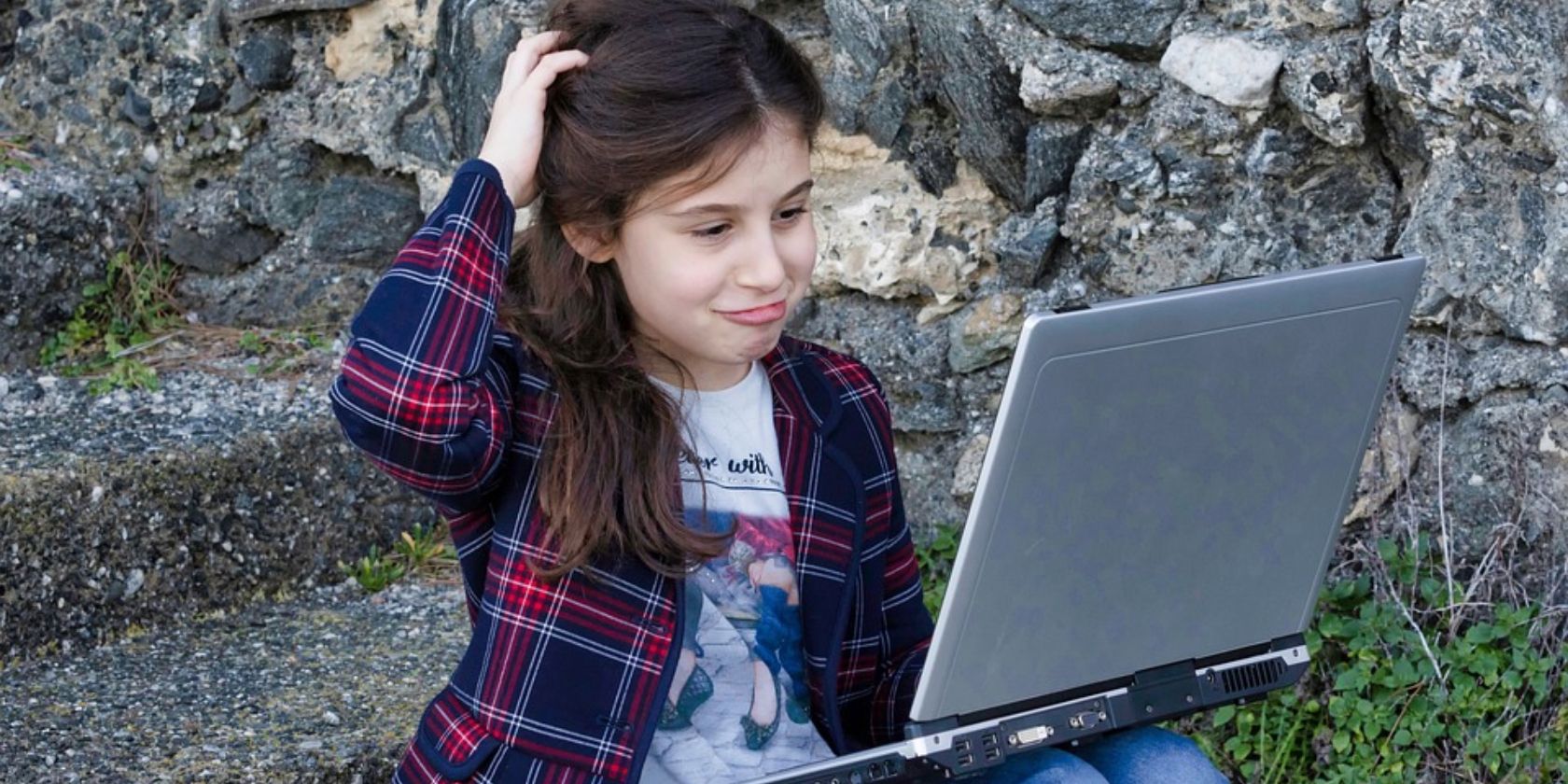 girl confused how to copy paste on linux