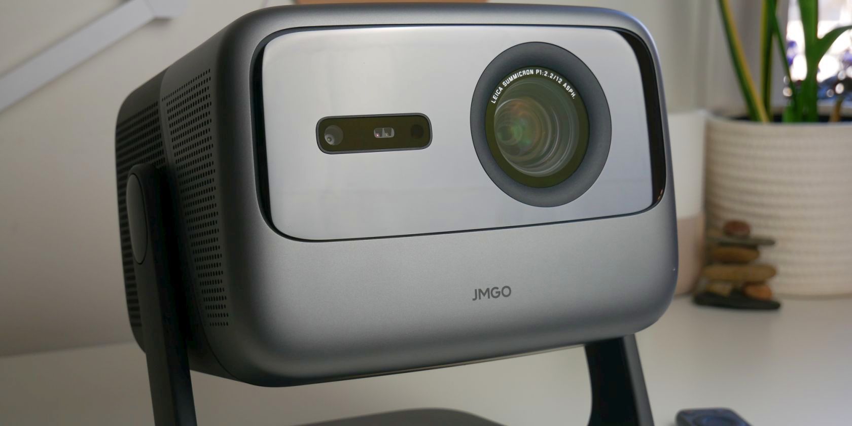 JMGO N1 Ultra（４K） Amazon.com: JMGO N1 Ultra 4K Triple Laser Projector, 360