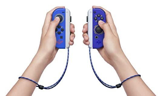 Legend of Zelda Skyward Sword Joy-Con en mains