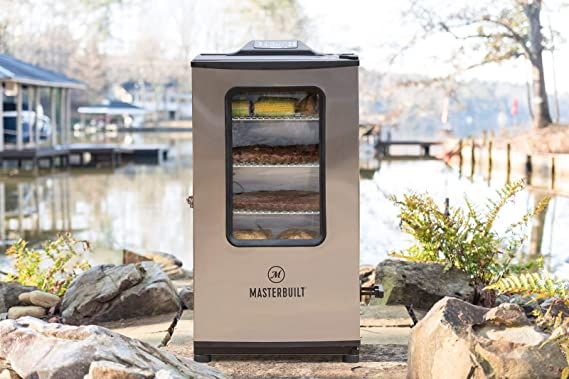 Masterbuilt Smoker در بیرون