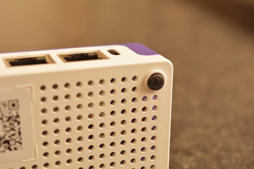 Improve Privacy and Protect Your Family, With the Firewalla Purple SE