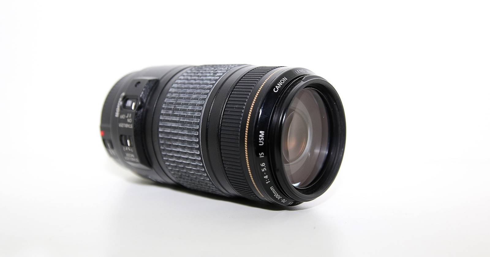 Fixed vs. Variable Aperture: Which Lens Do You Need?