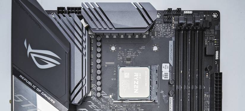 What Power Connectors Do a Motherboard and a CPU Require?