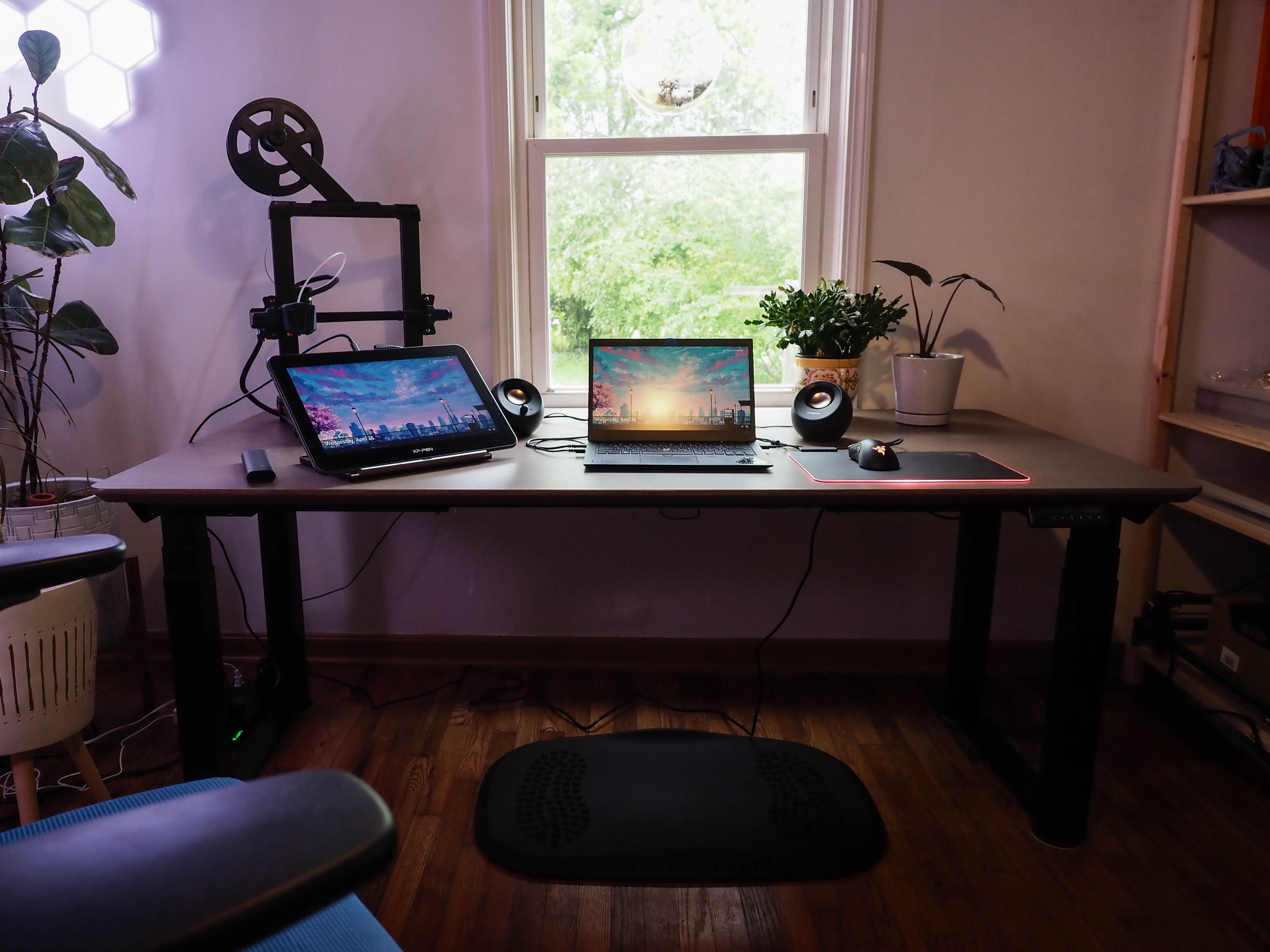 Flexispot E7Q Odin Review: Four Motorized Legs for Better Stability