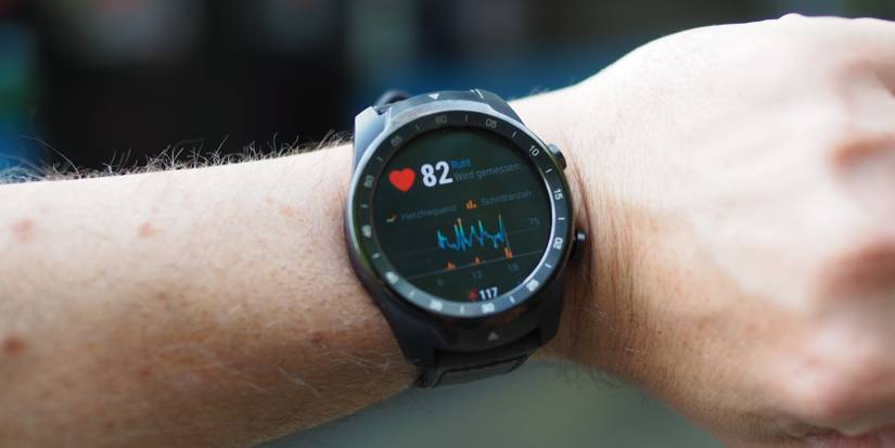 The Pros and Cons of Using a Pedometer App