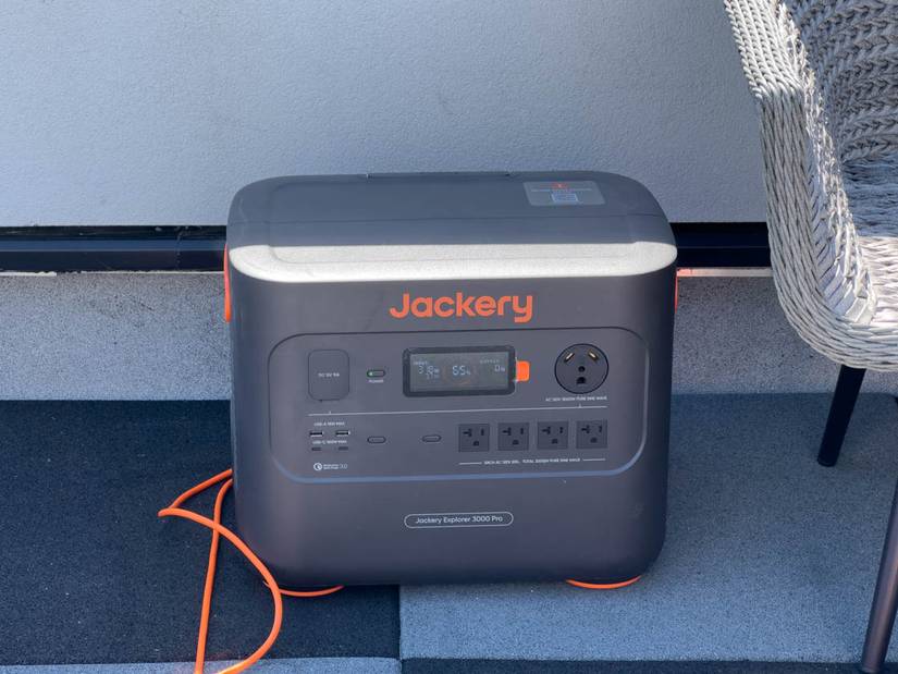 Jackery Solar Generator 3000 Pro: Bigger, More Portable, and Faster Charging
