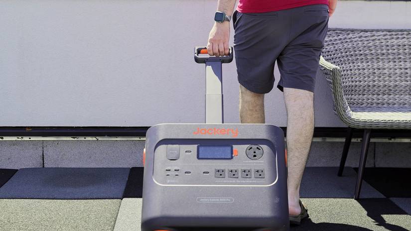 Jackery Solar Generator 3000 Pro: Bigger, More Portable, and Faster Charging