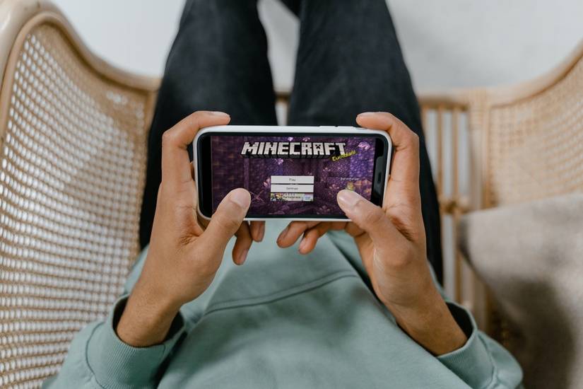 Smartphone vs. Tablet Gaming: Which Is for You?