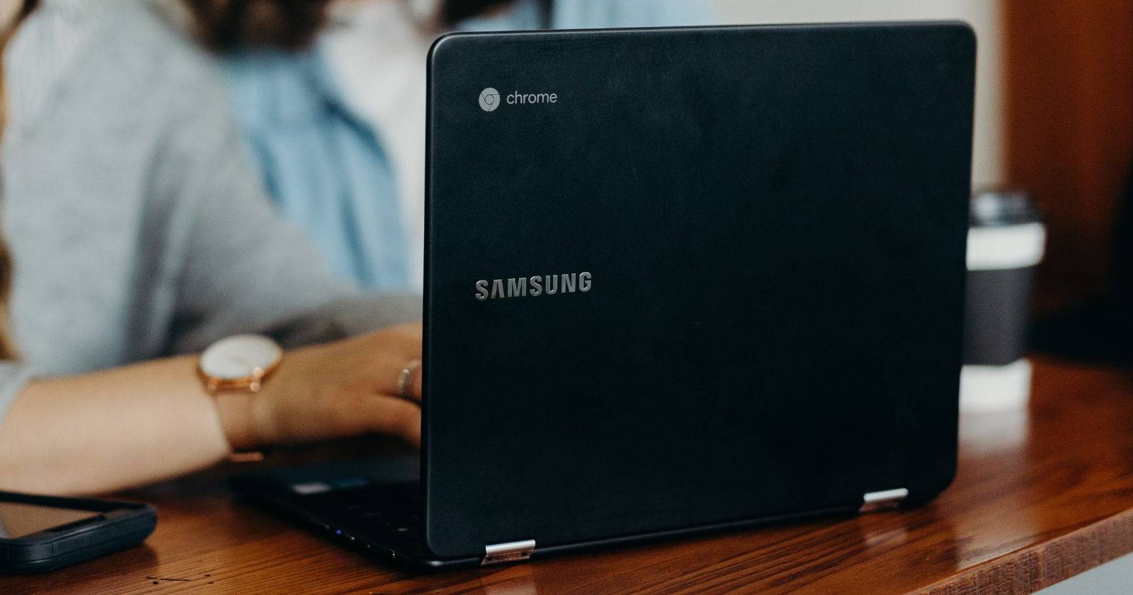 7 Reasons Why Your Chromebook Is Freezing or Crashing