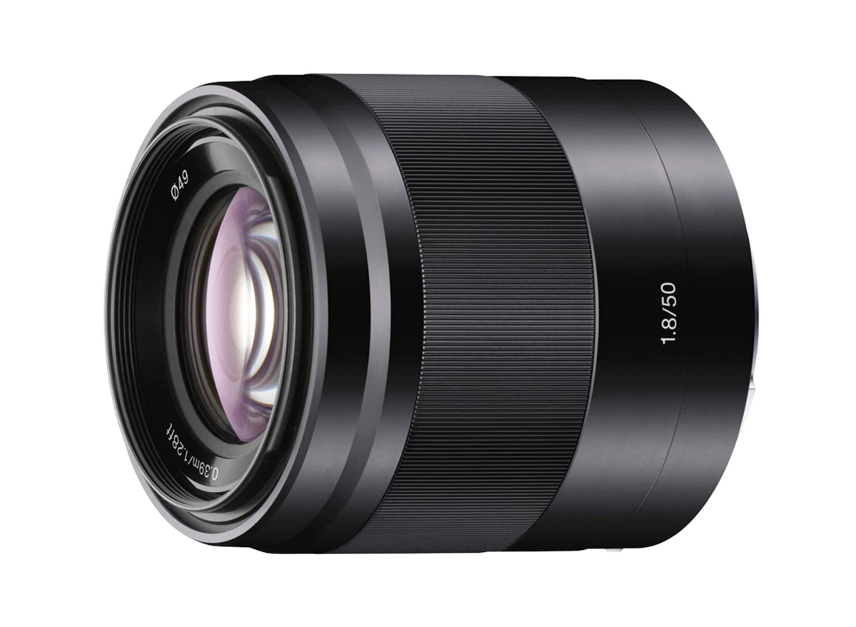 یک لنز دوربین Sony E 50mm f1.8 OSS