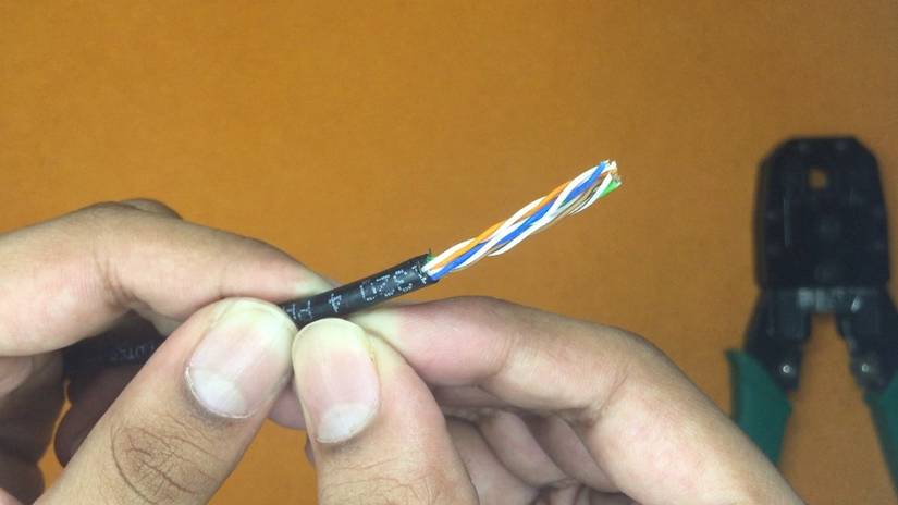 Cable Ethernet recortado