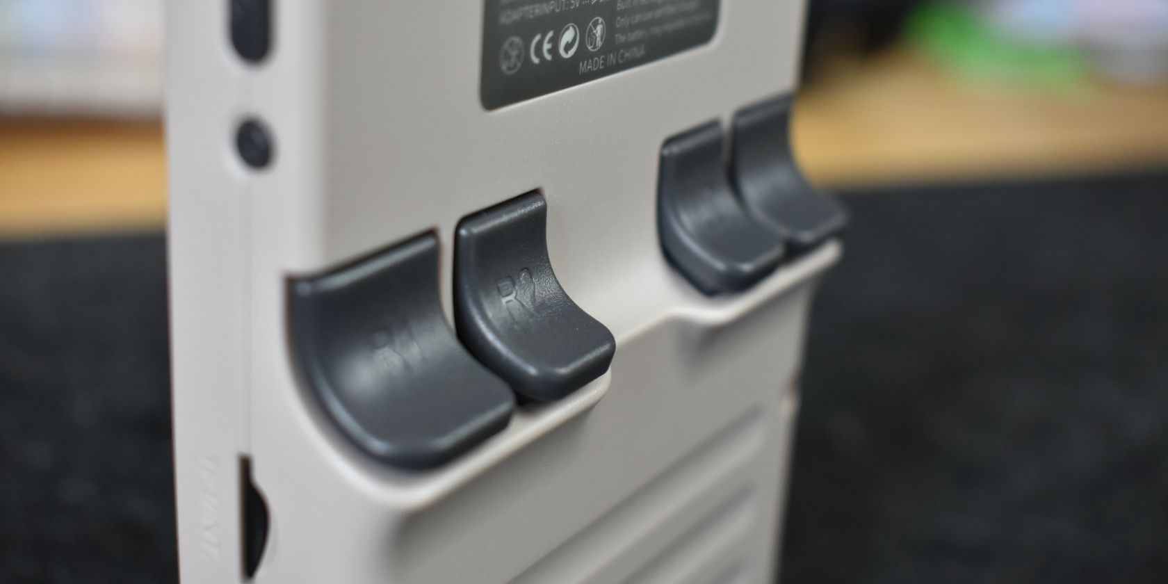 anbernic rg35xx rear buttons-1