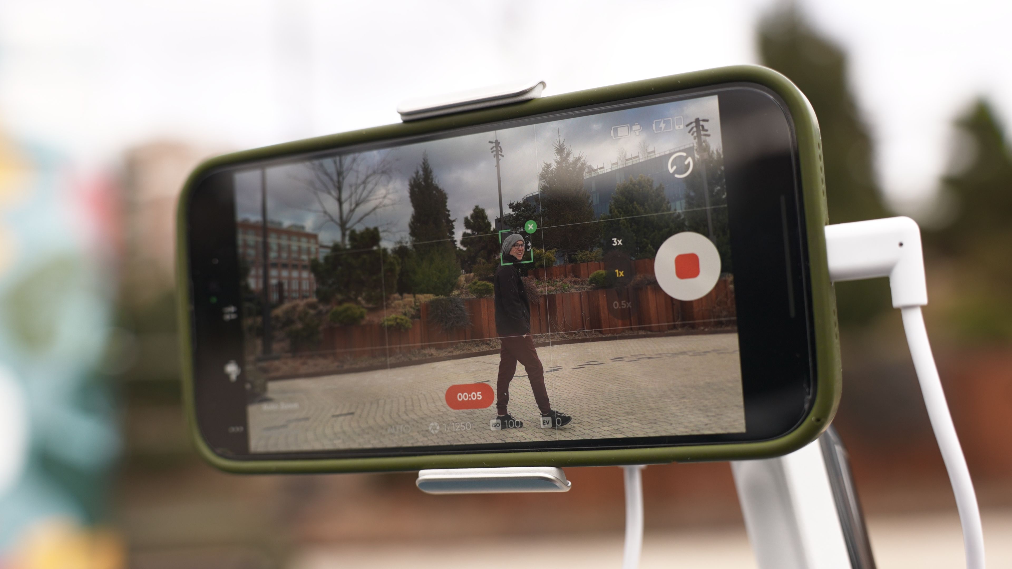 Insta360 Flow AI Smartphone Gimbal Review: DJI Has Some Real Competition