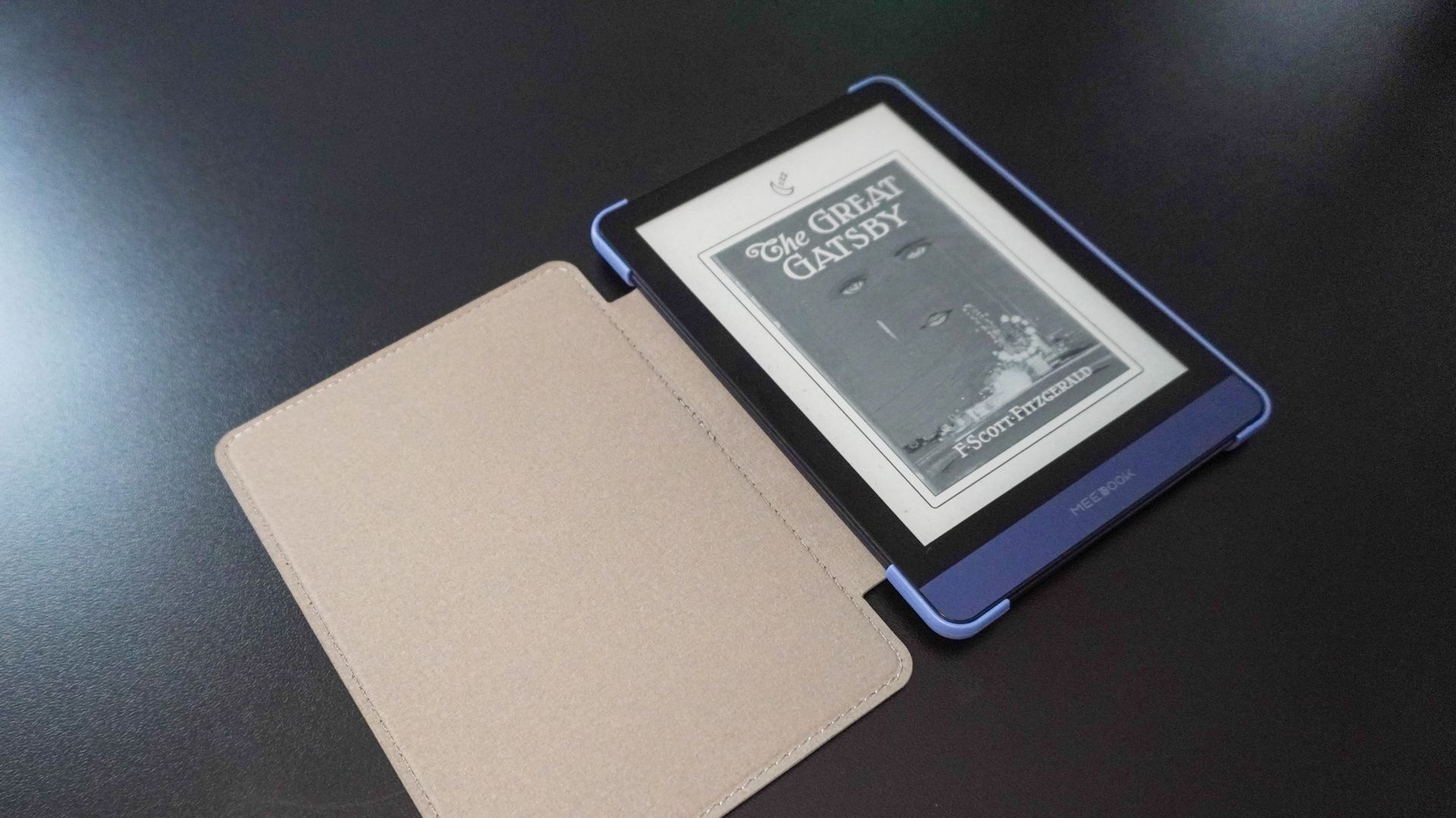 The Meebook M6: Ultra Compact DRM-Free eReader With Google Play