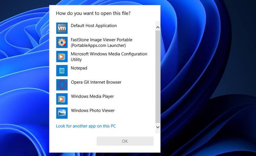How to Find Your Current Desktop Wallpaper’s File Location in Windows 11