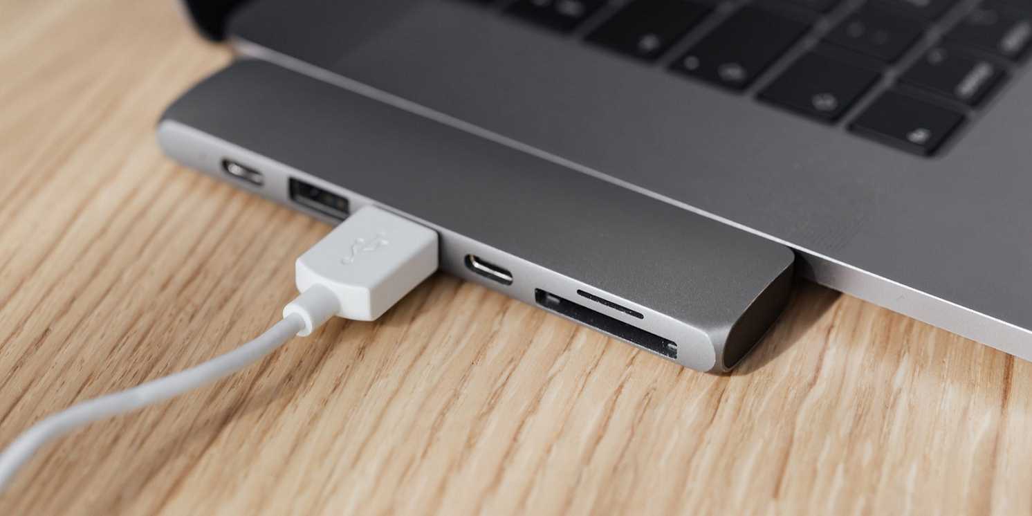 A USB drive cable