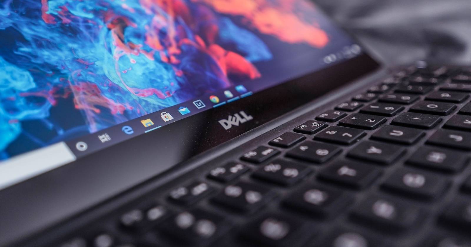 Windows taskbar apps on laptop
