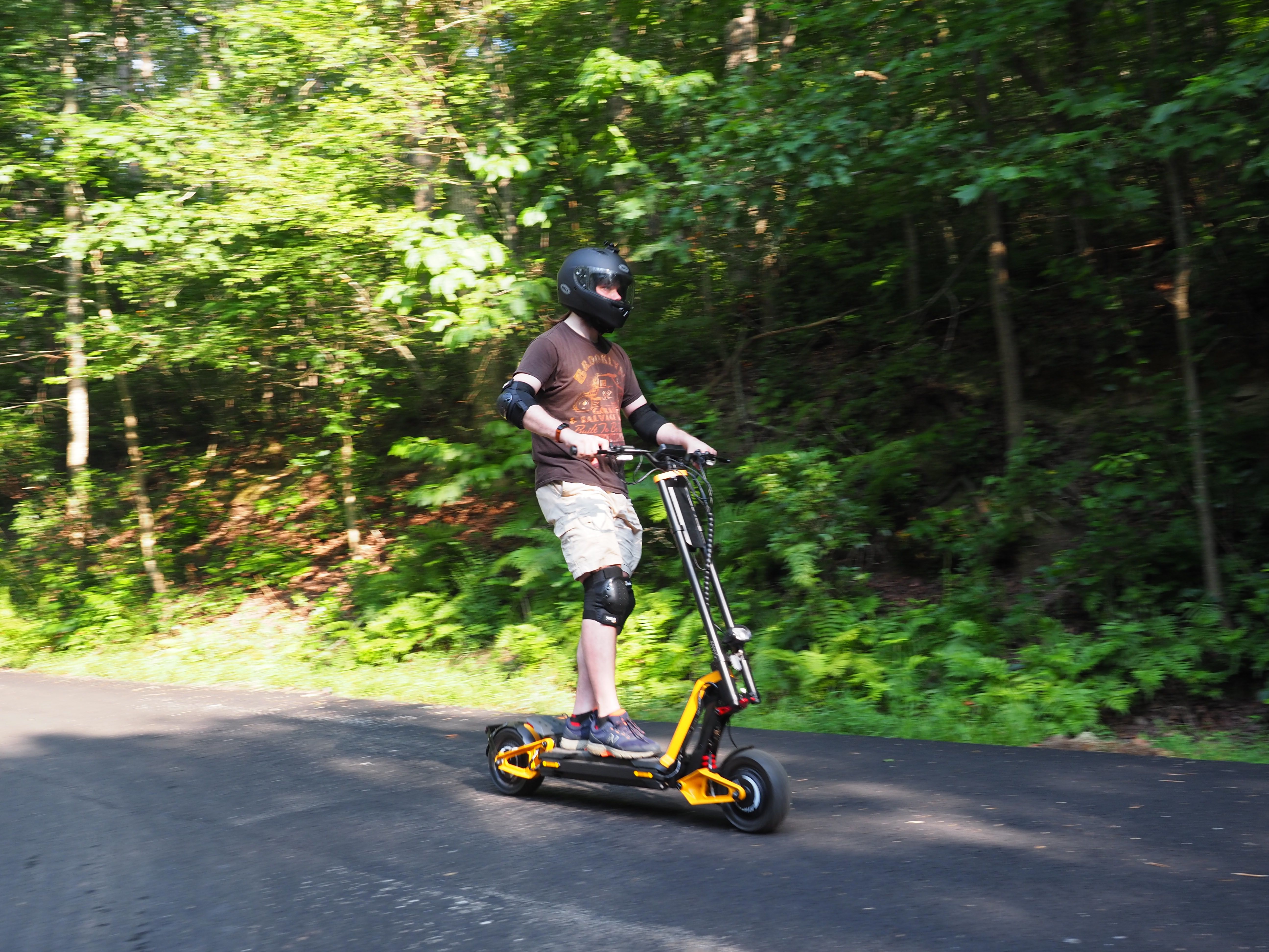 Inmotion RS Review: The 68mph Transforming eScooter Beast