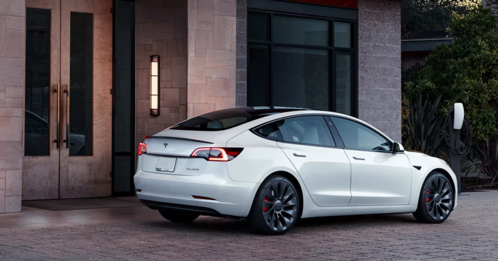 10 Reasons the Tesla Model 3 Is Still a Great Buy
